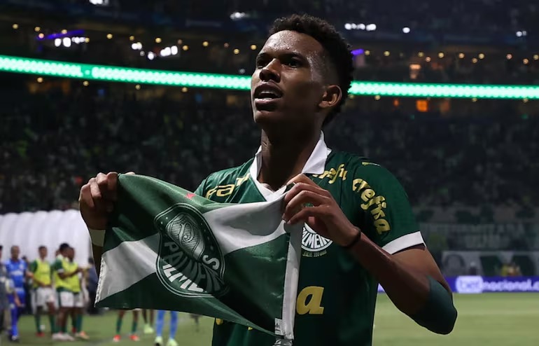Joia do Palmeiras e sondado pelo Chelsea, francano Estevão pede presença da torcida