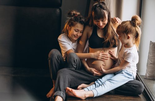 Por que conexão entre mães e filhos é tão intensa? A Ciência explica! - Jornal da Franca