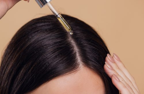 Óleo de alecrim realmente estimula crescimento do cabelo? Tricologista diz a verdade - Jornal da Franca