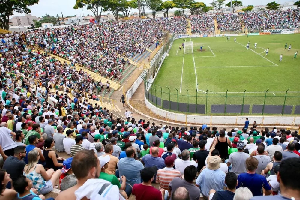 Artilheiro e querido na cidade, Tico Mineiro convoca torcida da Francana pra domingo
