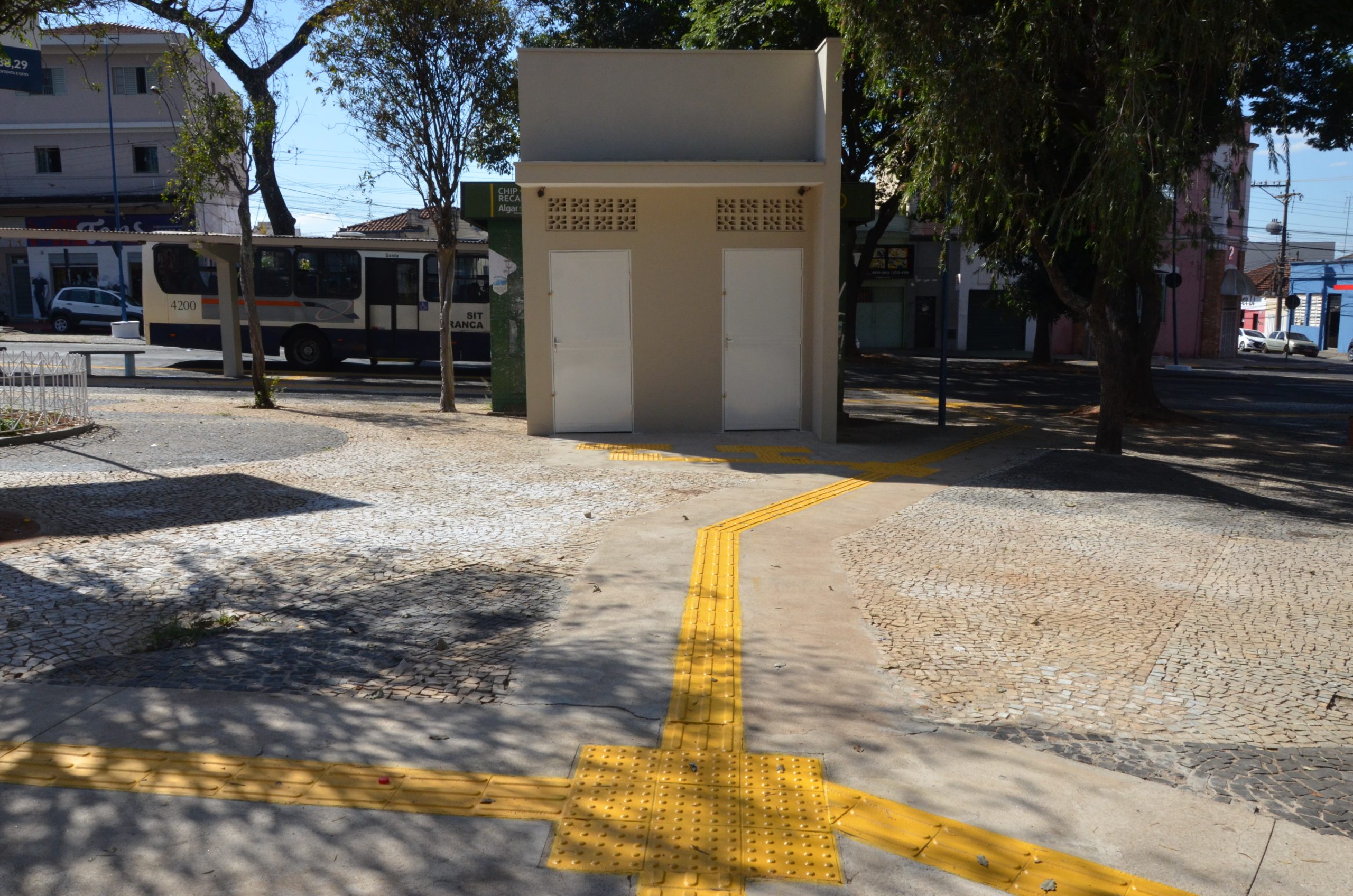 Acessibilidade: Praça Sabino Loureiro, na Estação, tem obras já em fase de conclusão