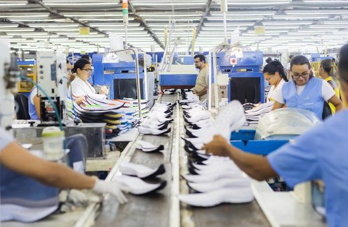 Exportações de calçados seguem em queda no mês de abril e deixam setor em alerta - Jornal da Franca