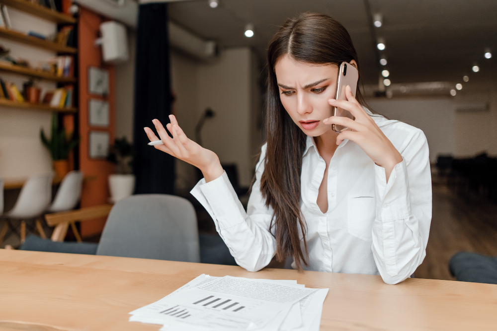 Brasileiro gasta 2 horas, em média, por semana tentando resolver problemas bancários