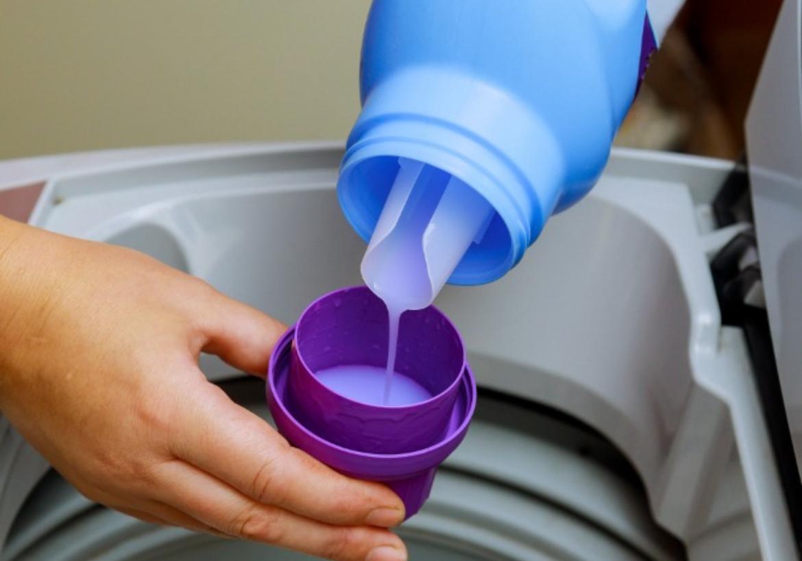 Não erre mais: Esta é a quantidade ideal de sabão para colocar na máquina de lavar