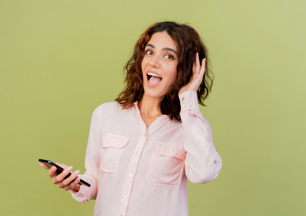 Muitos brasileiros acreditam que seus smartphones escutam suas conversas