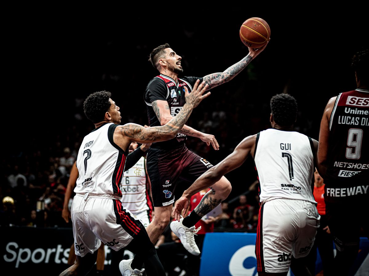 Sesi Franca e Flamengo estão com foco total no jogo dois da decisão do NBB