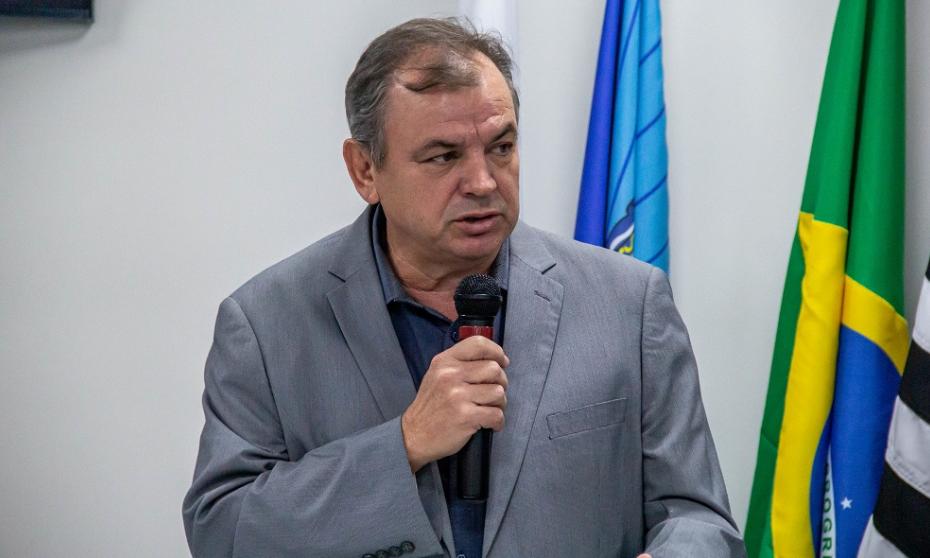 Vereador Pelizaro alerta pra necessidade de reforma urgente no prédio do Champagnat