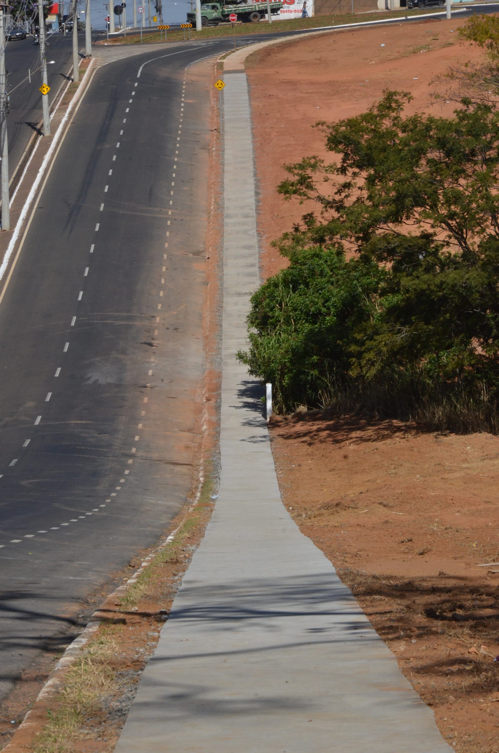 Moradores do Aeroporto 3 têm novo calçamento e melhorias na infraestrutura