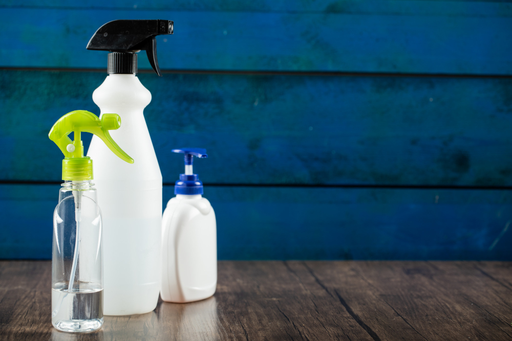 Limpeza sem risco: especialista explica maneira correta de utilizar água sanitária