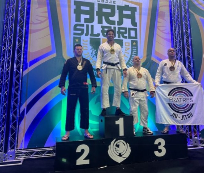 Jiu jitsu: atleta francano faz “barba, cabelo e bigode” no Campeonato Brasileiro