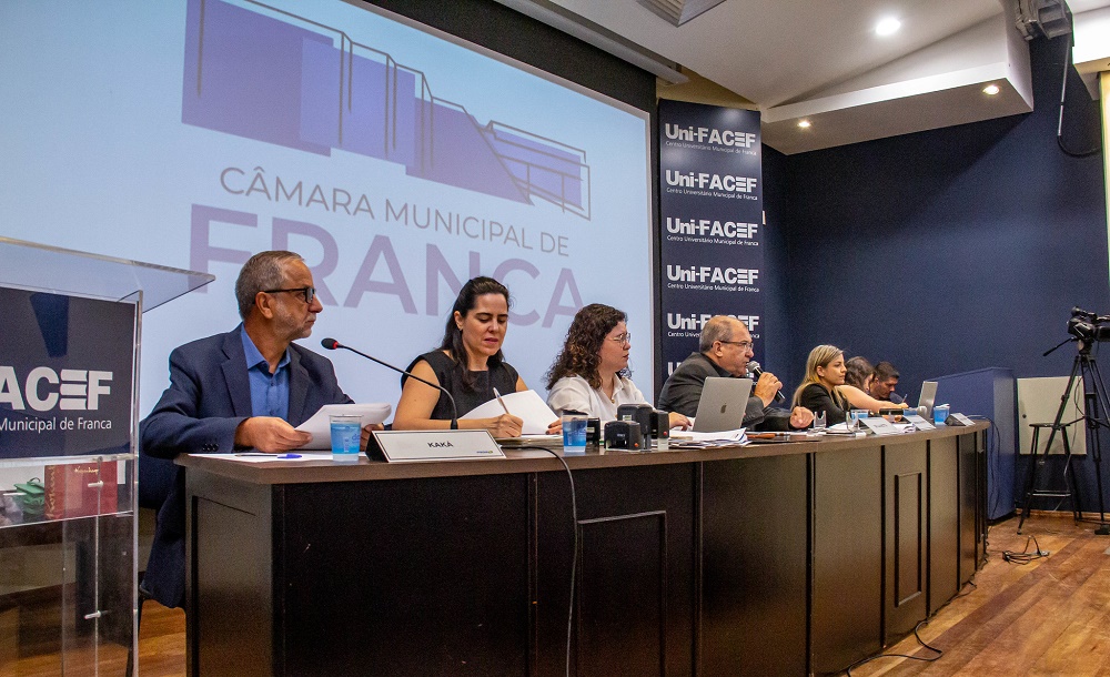 Câmara aprova projeto que obriga lojas de celulares a fazer cadastro de clientes
