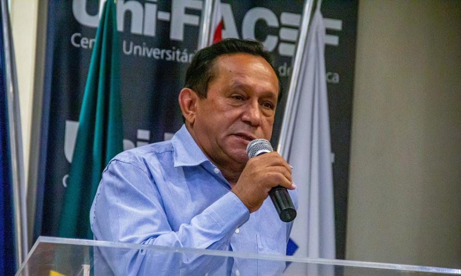Zezinho Cabeleireiro cobra funcionamento e ajuda ao Hospital da Caridade de Franca