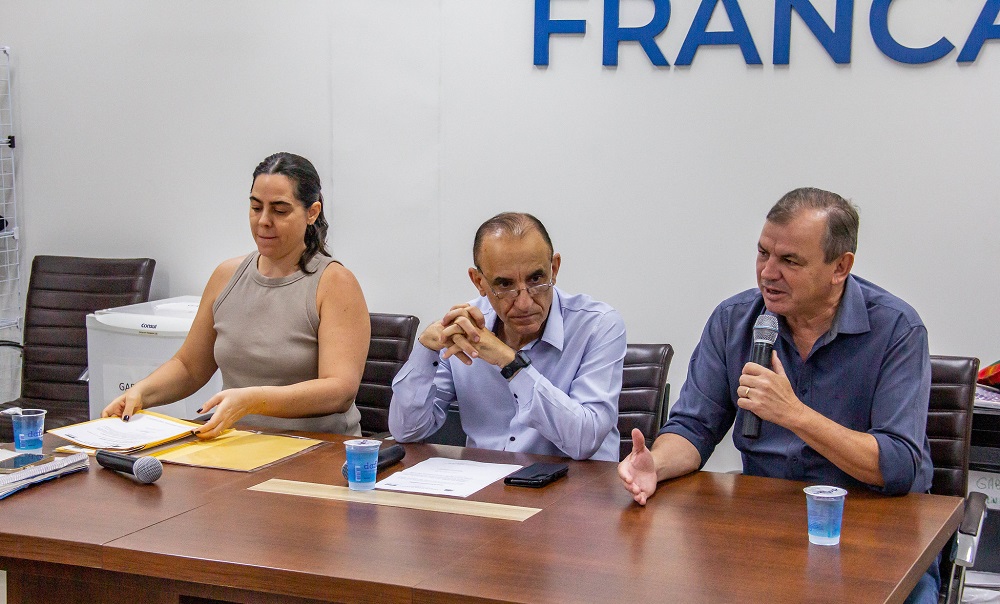 Câmara aprova projeto que define implantação do Sistema Eletrônico de Informações