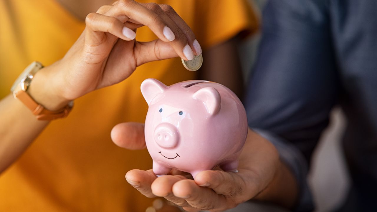 Como cortar gastos: veja 4 dicas simples para economizar dinheiro