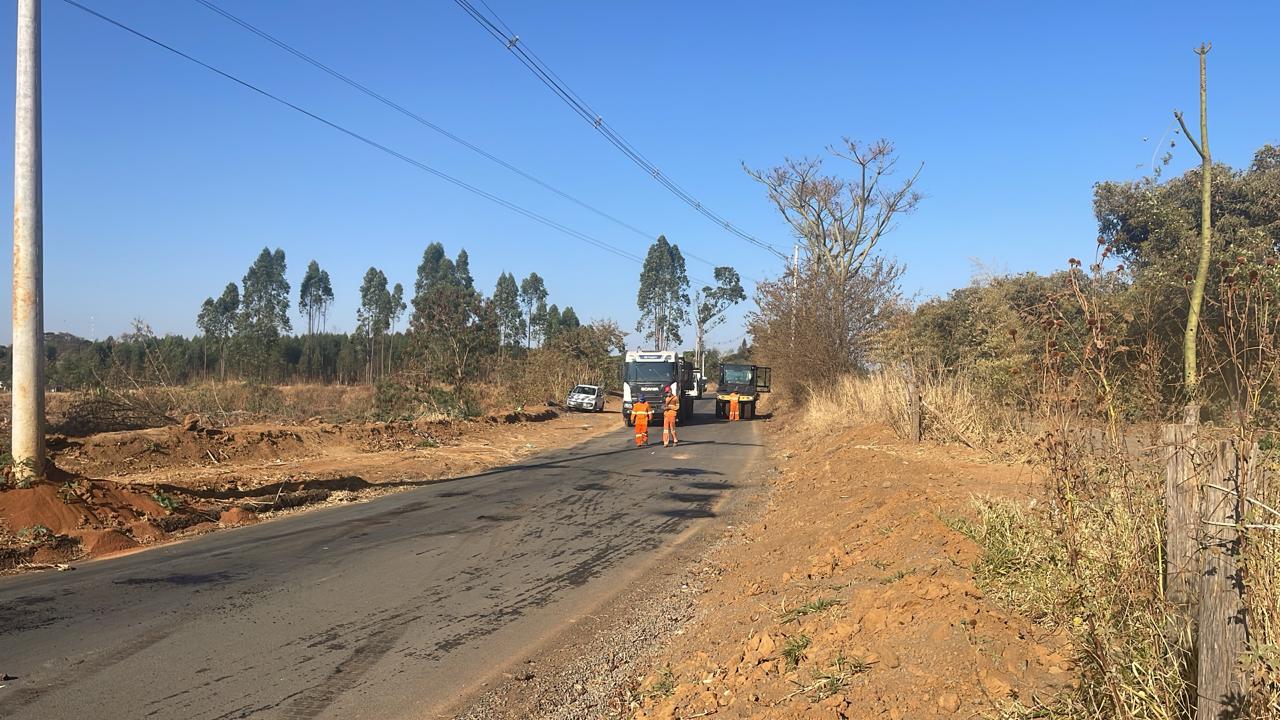 Pavimentação na Estrada do CDP é retomada e deve ser concluída em até 30 dias