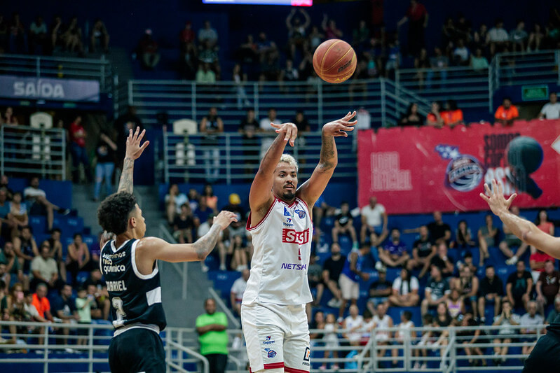 Domingo tem clássico de campeões no basquete: ingressos à venda a partir de R$25