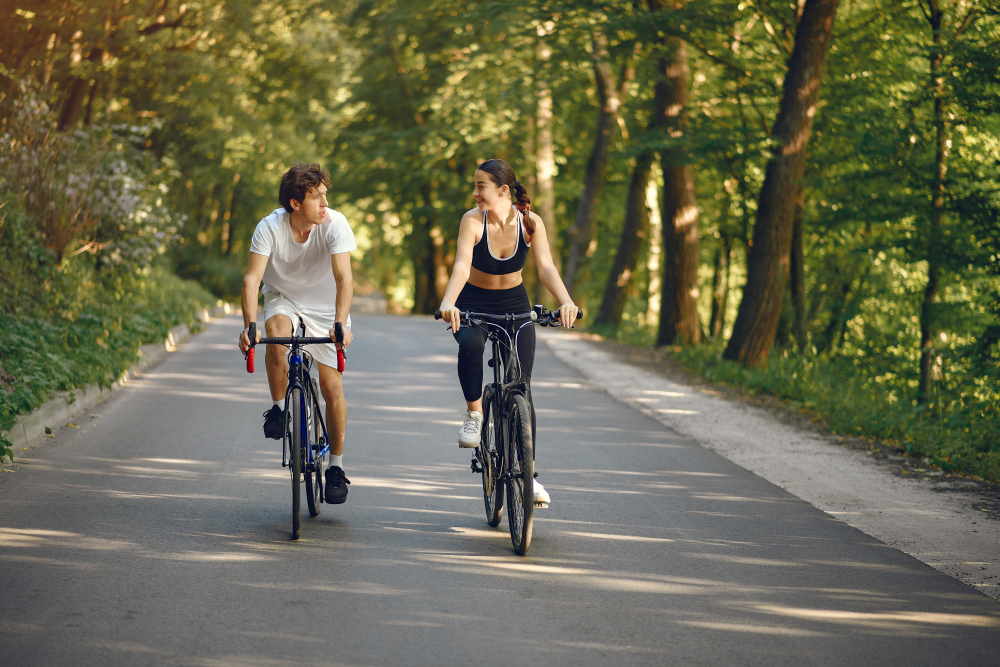 De baixo impacto, andar de bicicleta protege os joelhos contra artrose, sabia?