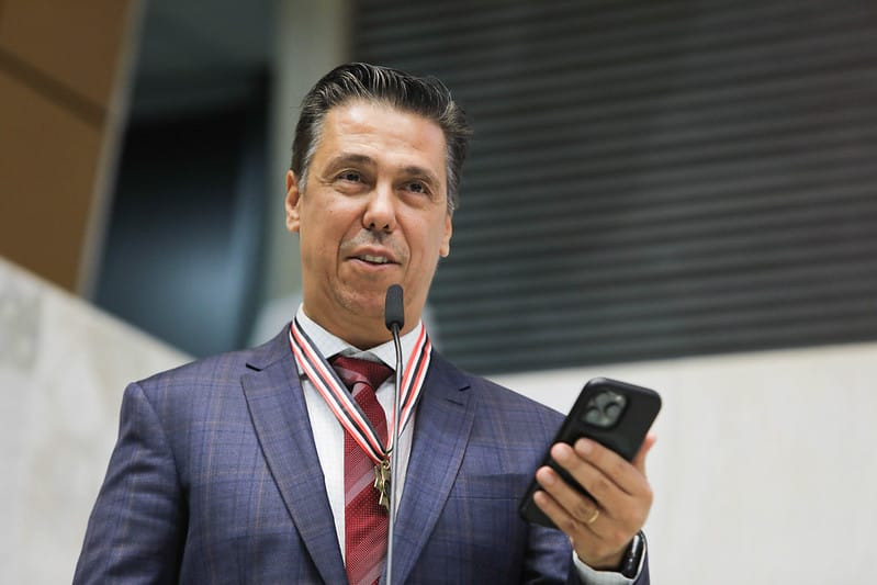 Técnico Helinho Garcia recebe homenagem na Assembleia Legislativa de São Paulo