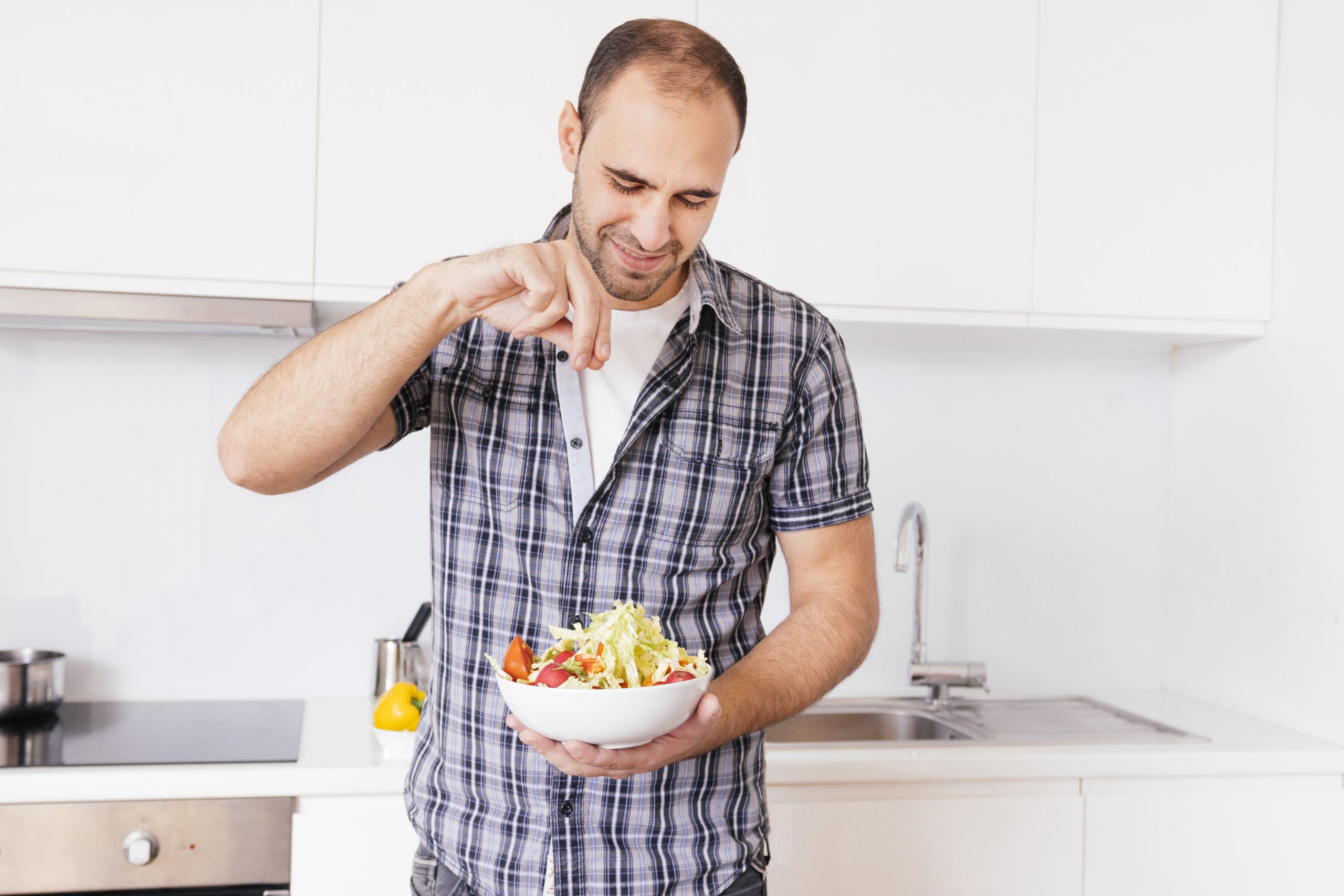 Alimentos podem combater calvície? Sim, nutrição pode evitar queda de cabelo!