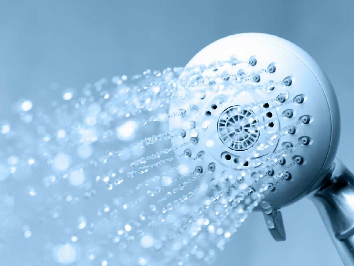 6 utilidades do chuveiro que poucos conhecem (ele não serve apenas para tomar banho)