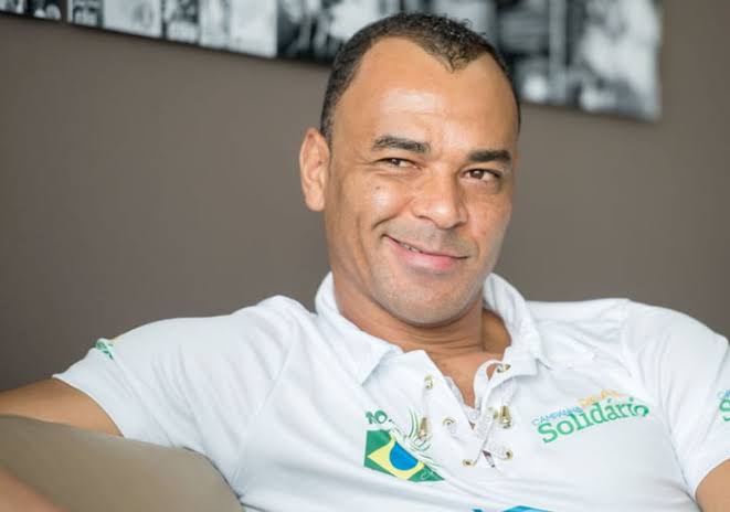 Você acha que deve muito? Veja o tamanho da dívida do ex-jogador da Seleção, Cafu