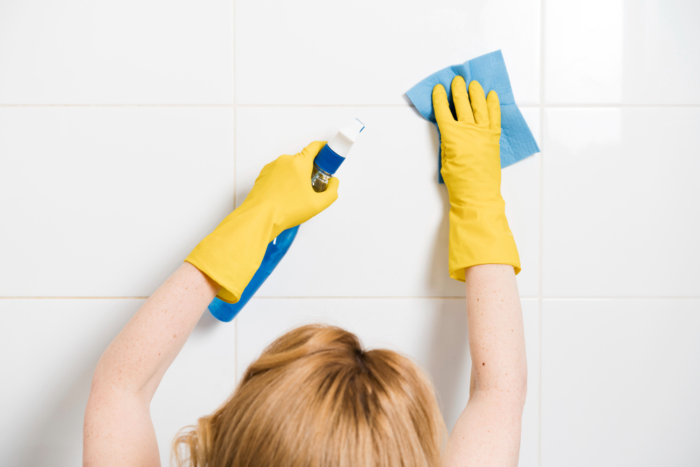 Como limpar rejuntes de piso e parede e deixá-los brancos: dicas práticas