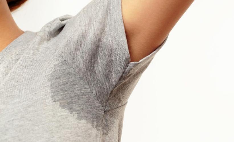 Como tirar mancha de desodorante da roupa: não precisa perder o dia tentando lavar