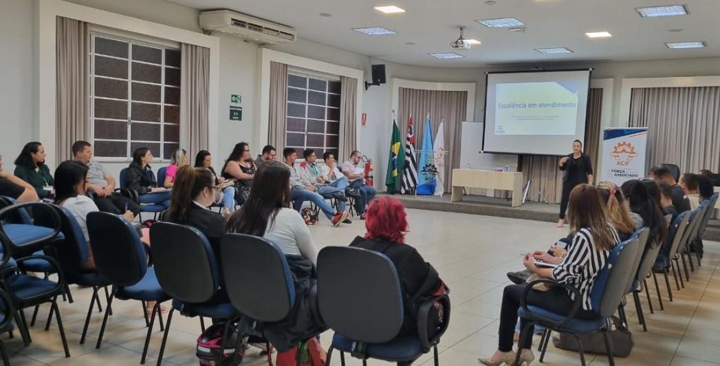 Fundamentos de vendas e técnicas de negociação: ACIF tem curso de Alto Impacto
