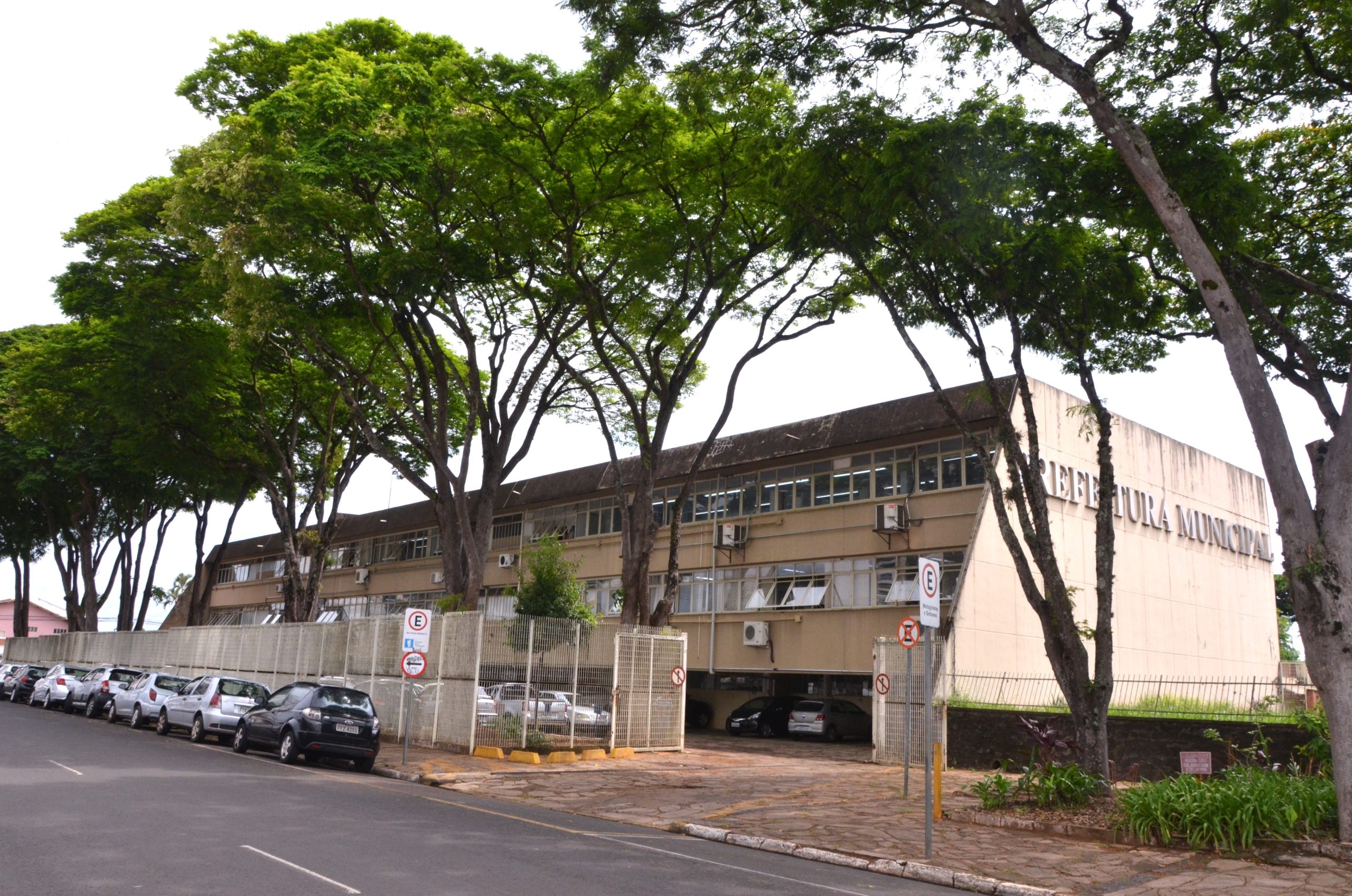Repartições municipais de Franca estarão fechadas nesta segunda-feira (28)