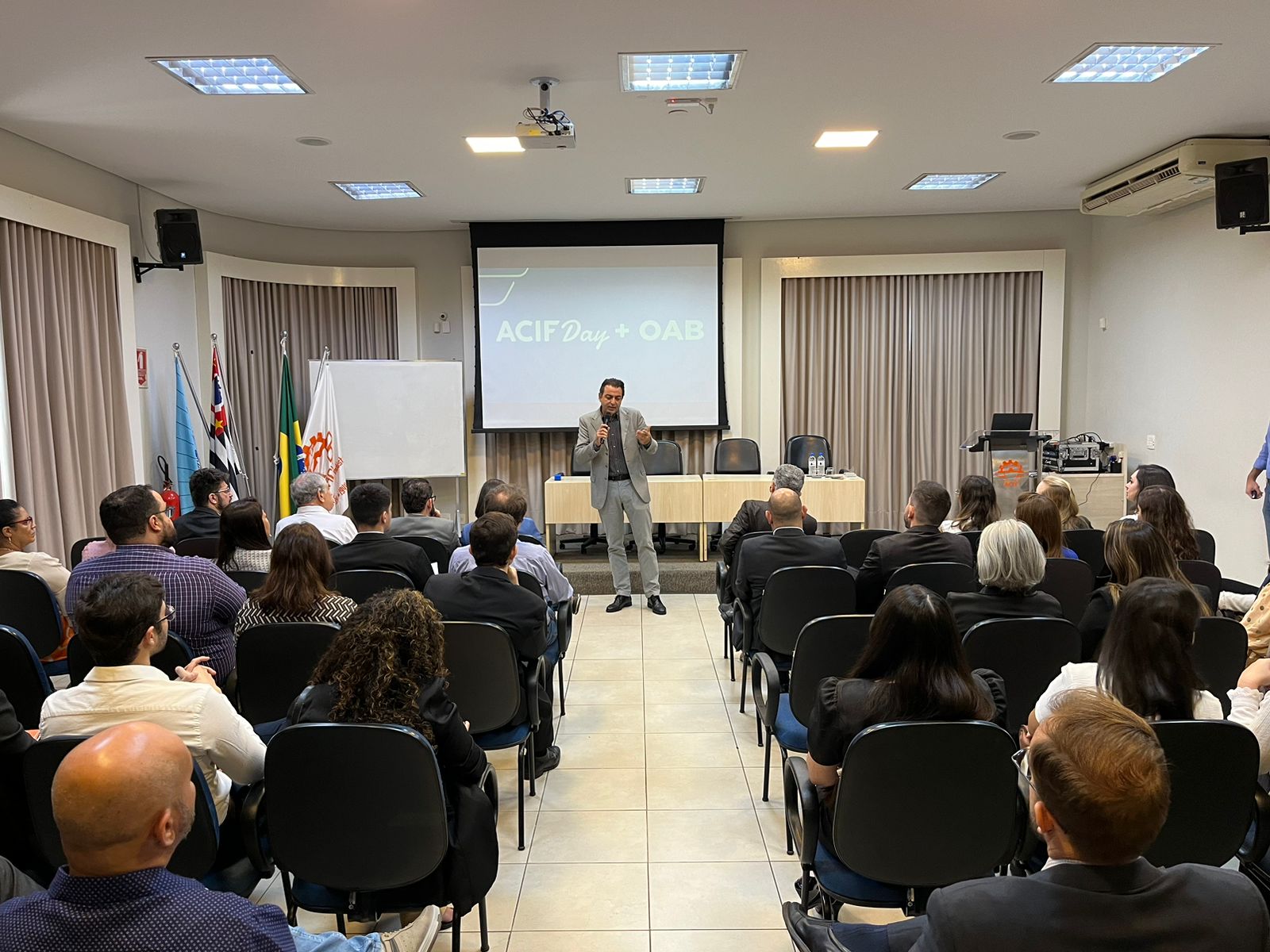 ACIF abre as portas para que empresas de Saúde e Bem-estar conheçam sua estrutura