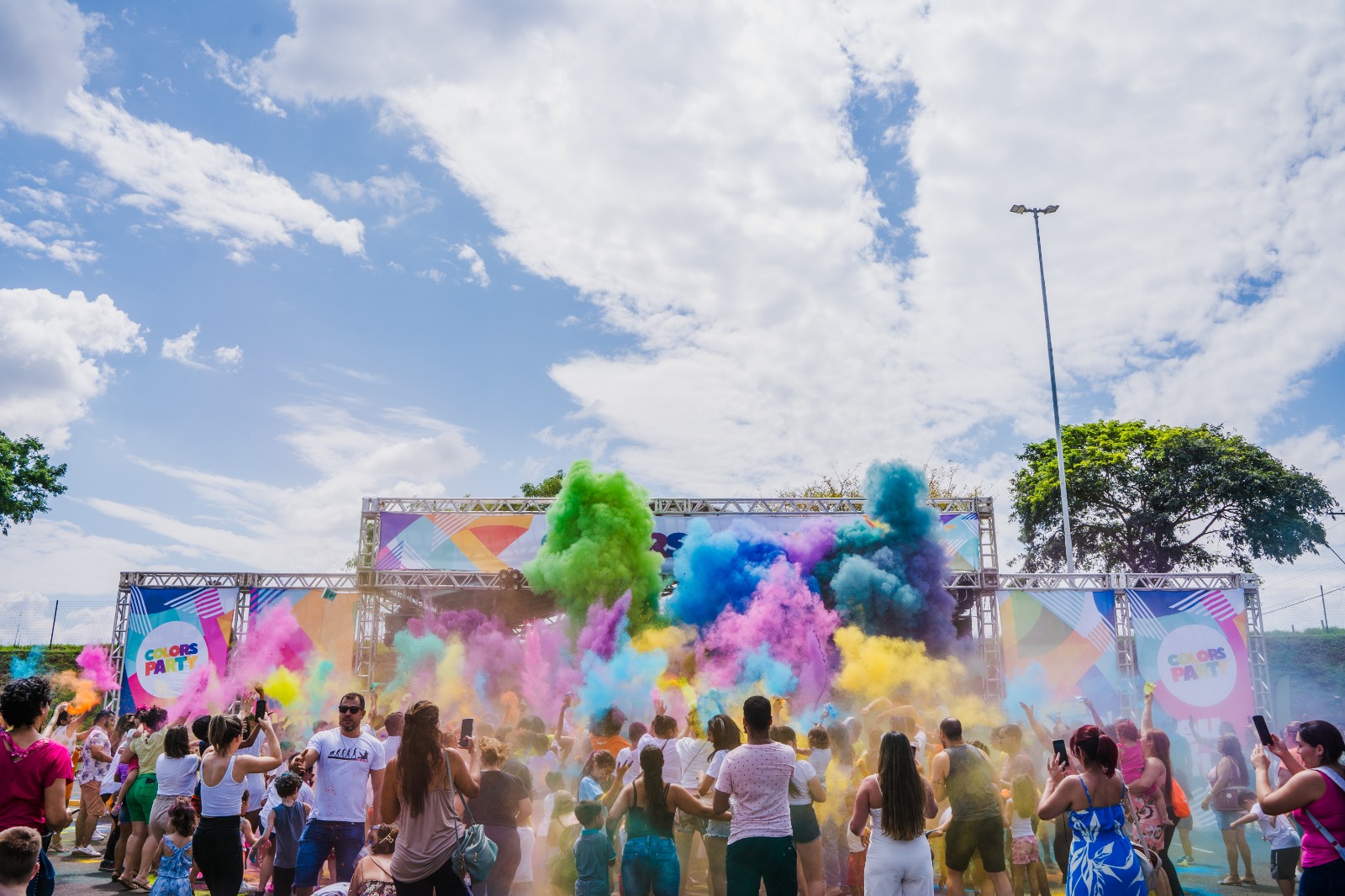 Colors Party: Festival das Cores gratuito acontece neste sábado no Franca Shopping