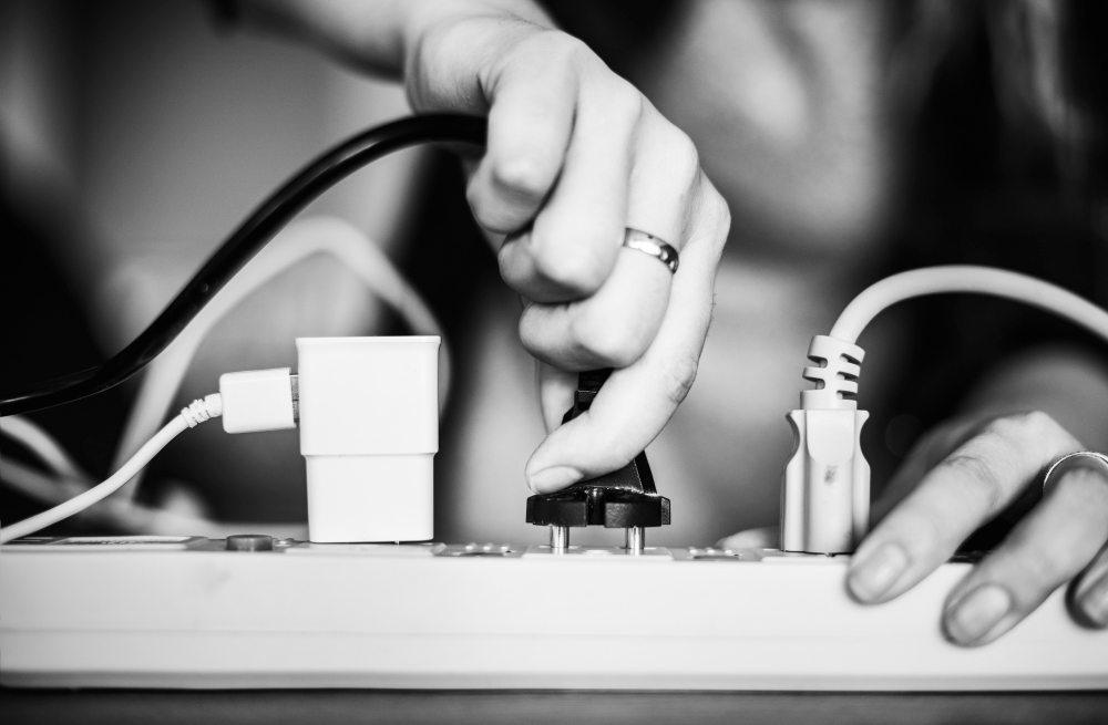 Conheça sete aparelhos que você nunca deve conectar numa extensão elétrica