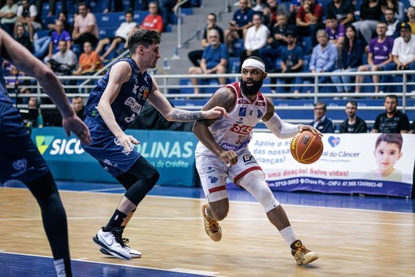 São José conquista primeira vitória no NBB ao surpreender Sesi Franca no Pedrocão