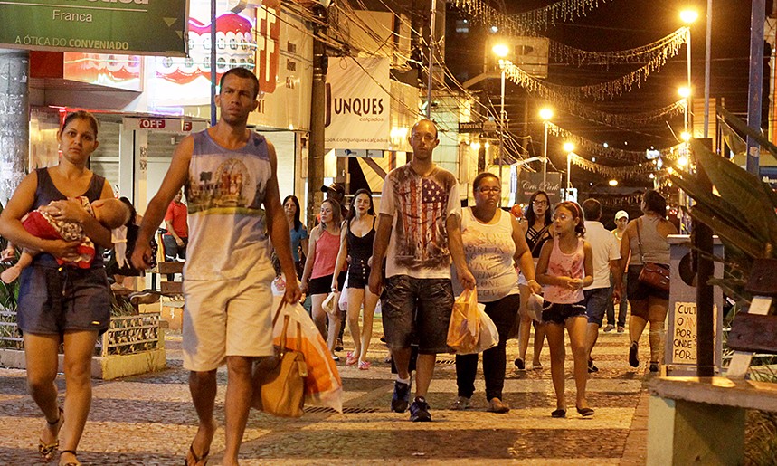 Lojas de Franca abrem à noite a partir de 9 de dezembro: Veja o horário especial