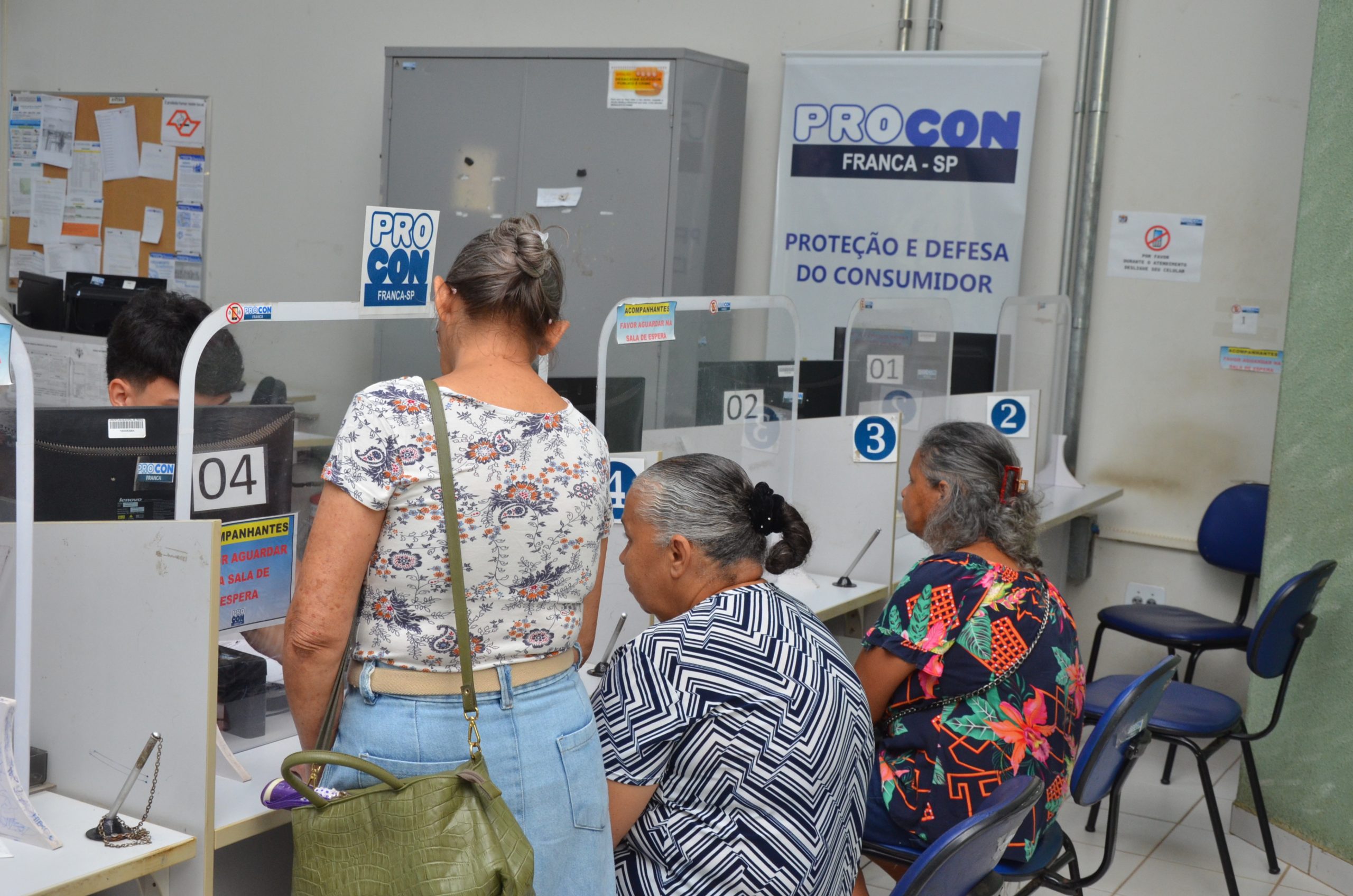 Compras de Fim de Ano: Procon orienta consumidores para evitar prejuízos e golpes