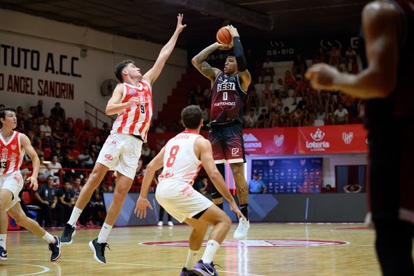 Franca Basquete vence time argentino fora de casa na estreia na Champions League