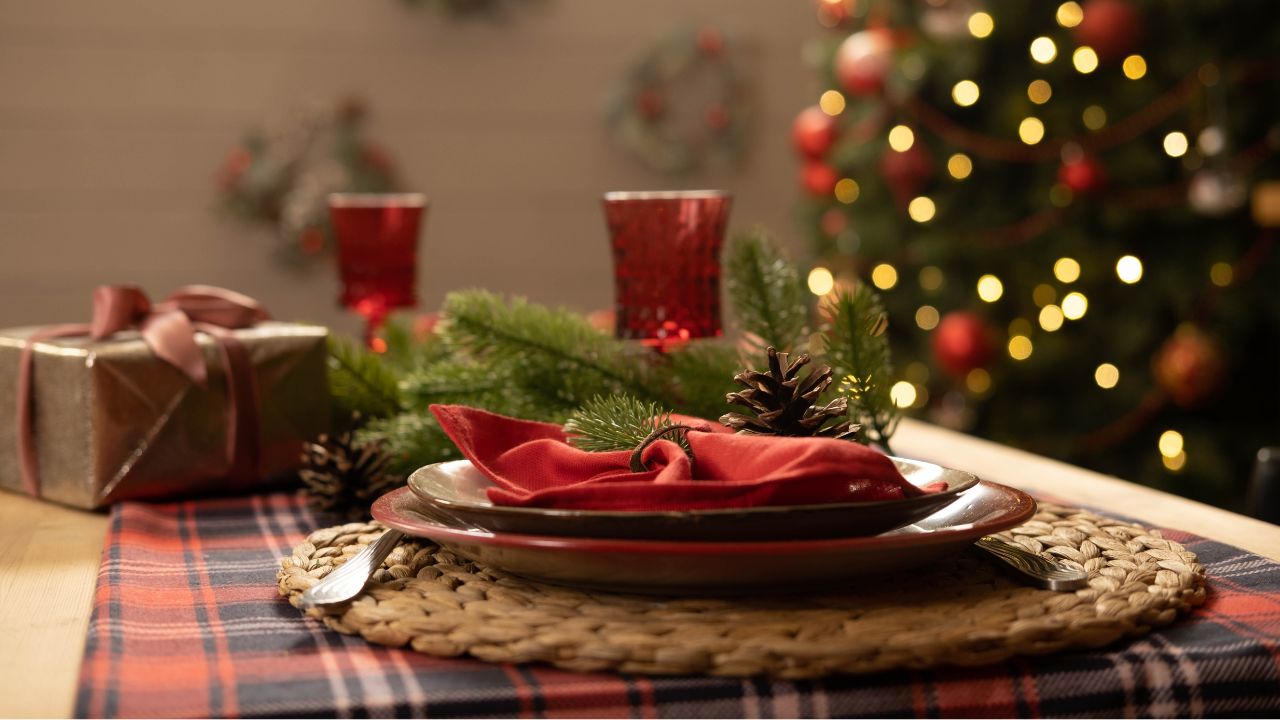 Veja 3 truques práticos para decorar a mesa de Natal sem gastar dinheiro
