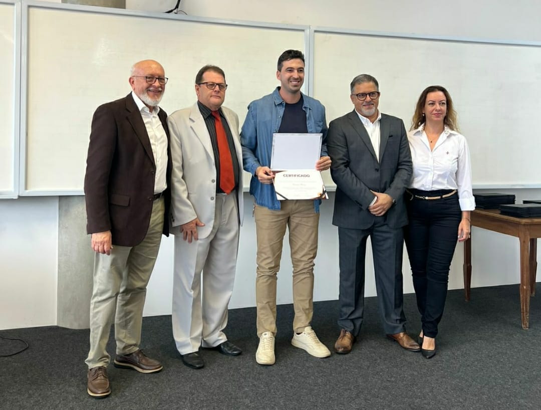 Vereadores Bassi e Ilton concluem Curso de Aperfeiçoamento em Políticas Públicas