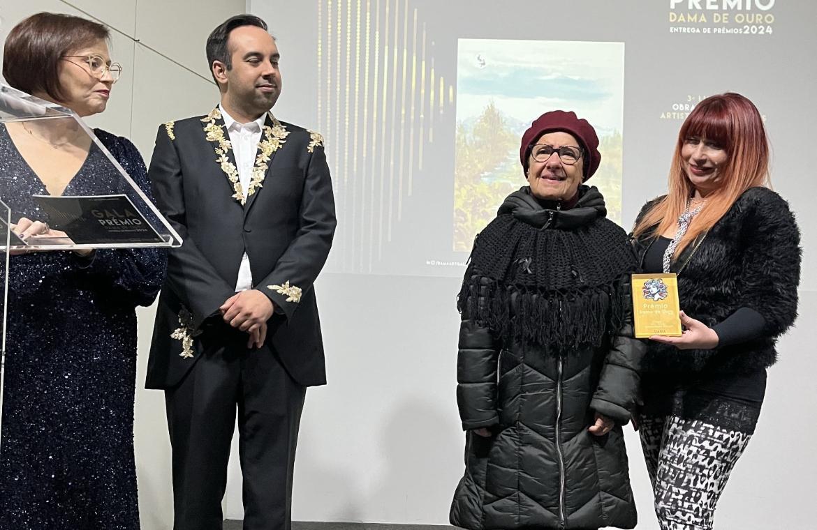Maria Goret Chagas participa de Exposição de Arte na cidade do Porto e ganha prêmio