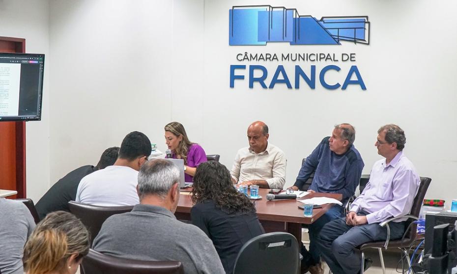 Vereadores debatem sobre transporte, pavimentação e atendimentos na saúde na Câmara