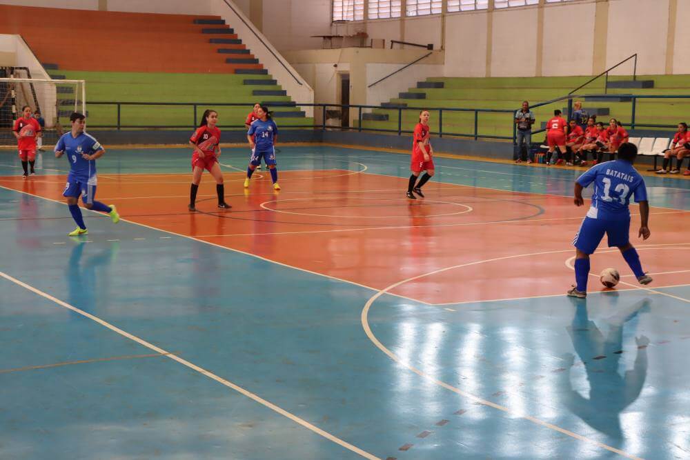 FEAC promove seletiva de futsal feminino para jovens nesta segunda-feira, 03