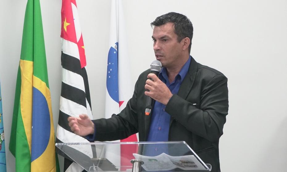 Vereador Leandro quer a derrubada de veto a pensão para crianças com microcefalia