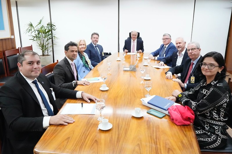Setor calçadista debate demandas em encontro com vice-presidente Geraldo Alckmin