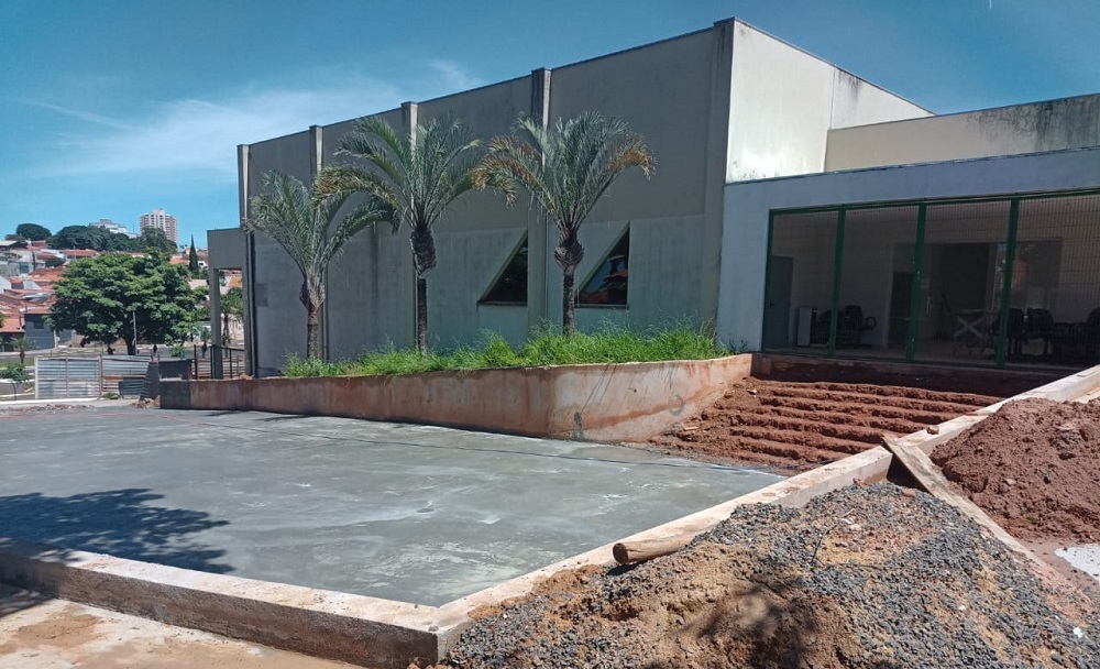 Estacionamento da Câmara de Franca terá ampliação de vagas e segue em reforma