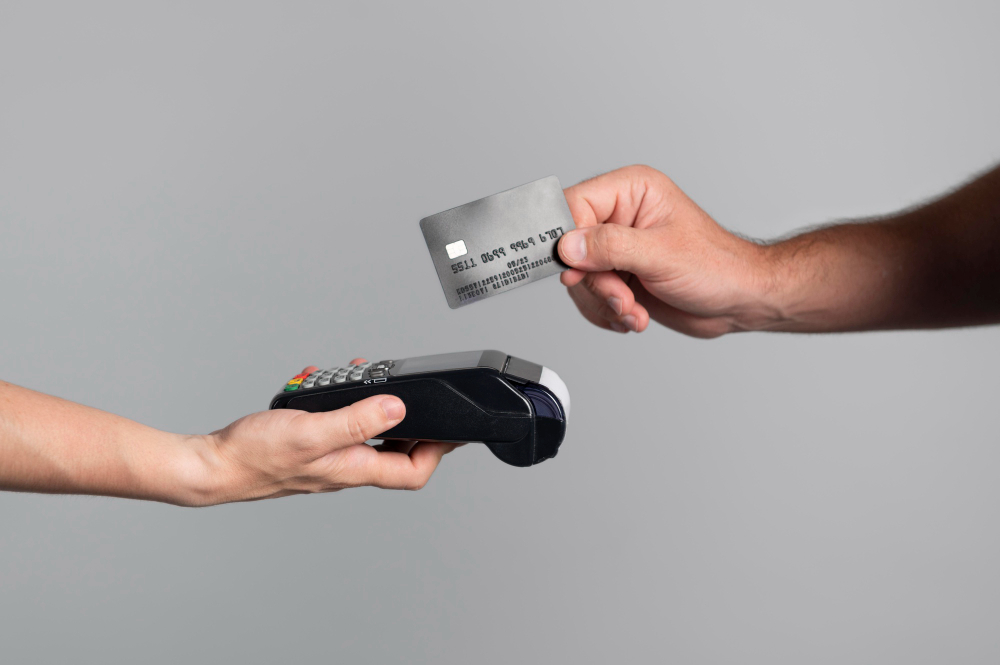 Quem utiliza a função de aproximação do cartão de crédito recebe importante aviso