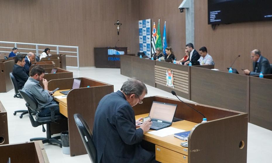 Câmara aprova projeto de lei para instituir apoio integral às pessoas amputadas