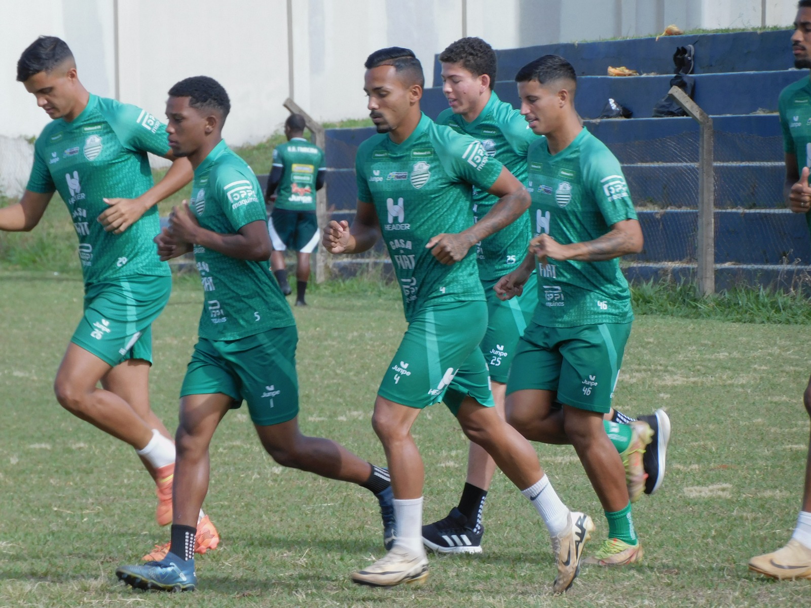 Francana fecha preparação para duelo com Itapirense com treino técnico e crioterapia