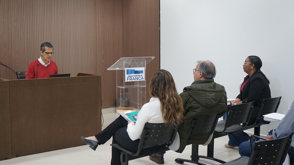 Falta de vaga para internar na saúde de Franca: vereadores tratam com diretor da DRS