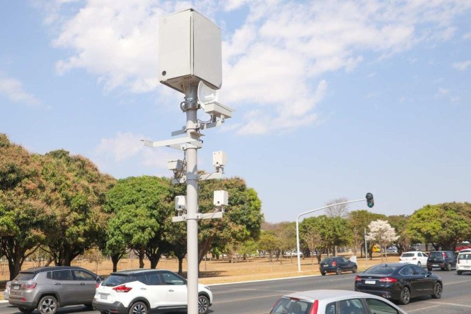 Novos radares expõem motoristas que usam a “freiadinha” e aplicam multas de R$ 800