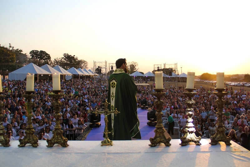 38º Hallel traz Frei Gilson, Padre Marcelo Rossi, Rosa de Saron e Colo de Deus